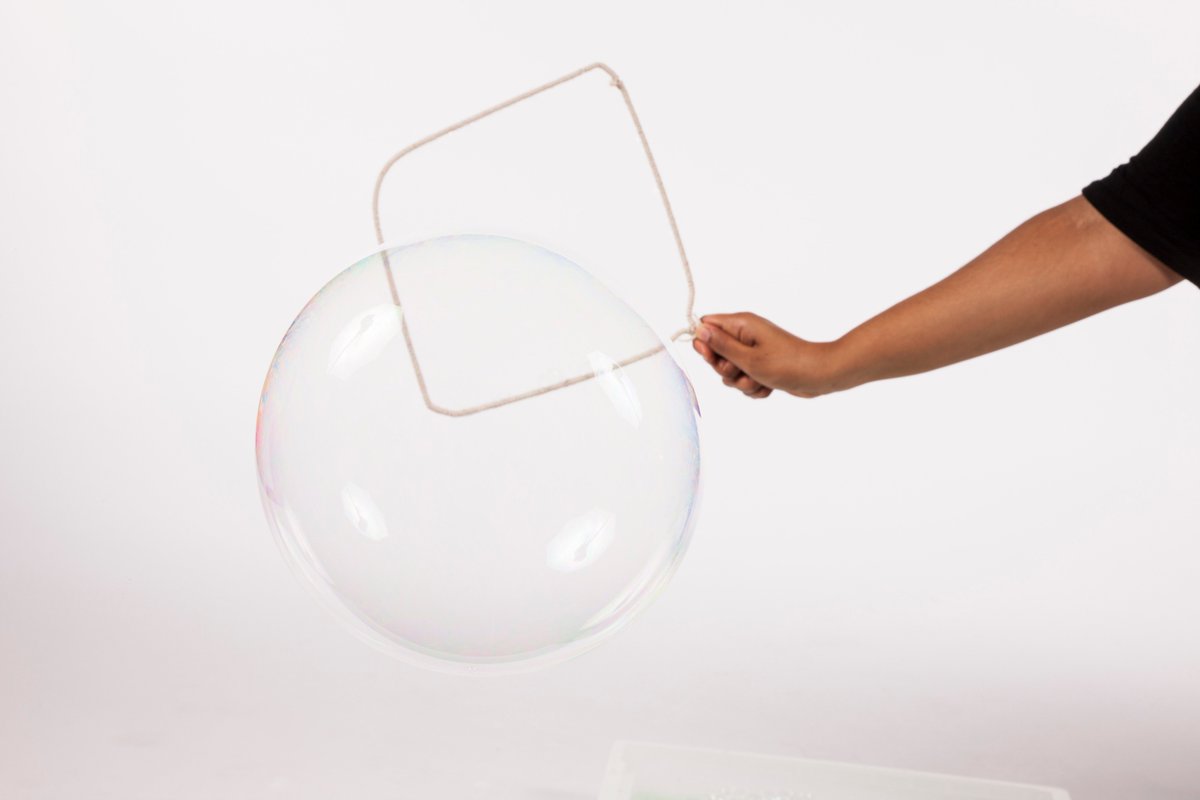 Get your students exploring #materials by making different kinds of #bubbles in this hands-on activity! #KS1 #STEM sciencemuseum.org.uk/educators/clas…