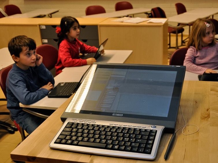 kayuoit's tweet photo. 5 Challenges To Avoid In A 1:1 Learning Classroom https://t.co/EO3FVFap1O #1on1Learning #Learning #Tips #EdTech https://t.co/5VKpaO4o34