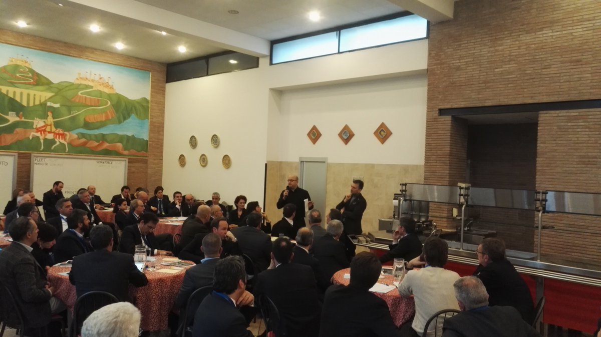luigidecostanzo's tweet photo. #openinnovation #openItaly @centroELIS Ernesto Ciorra: il ponte tra startup e grandi aziende si può cotruire affidando un progetto https://t.co/g8PAHGpxHM