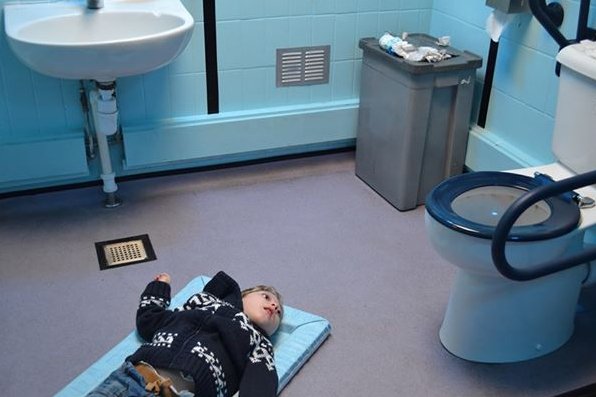 DailyMirror's tweet image. Parents 'forced to change disabled children on urine-soaked public toilet floors'
mirror.co.uk/news/uk-news/g…