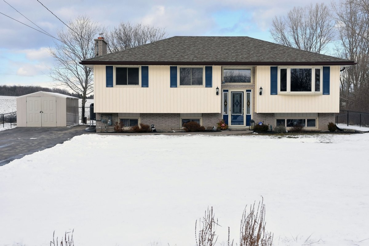 mianelles's tweet photo. JUST LISTED! Fresh &amp; Inviting 4 bdrm home. Prime location. #cfbtrenton #quintewest #soldbymia #topshelfrealtor https://t.co/WXOV2vCitY https://t.co/85BWk5sVJI