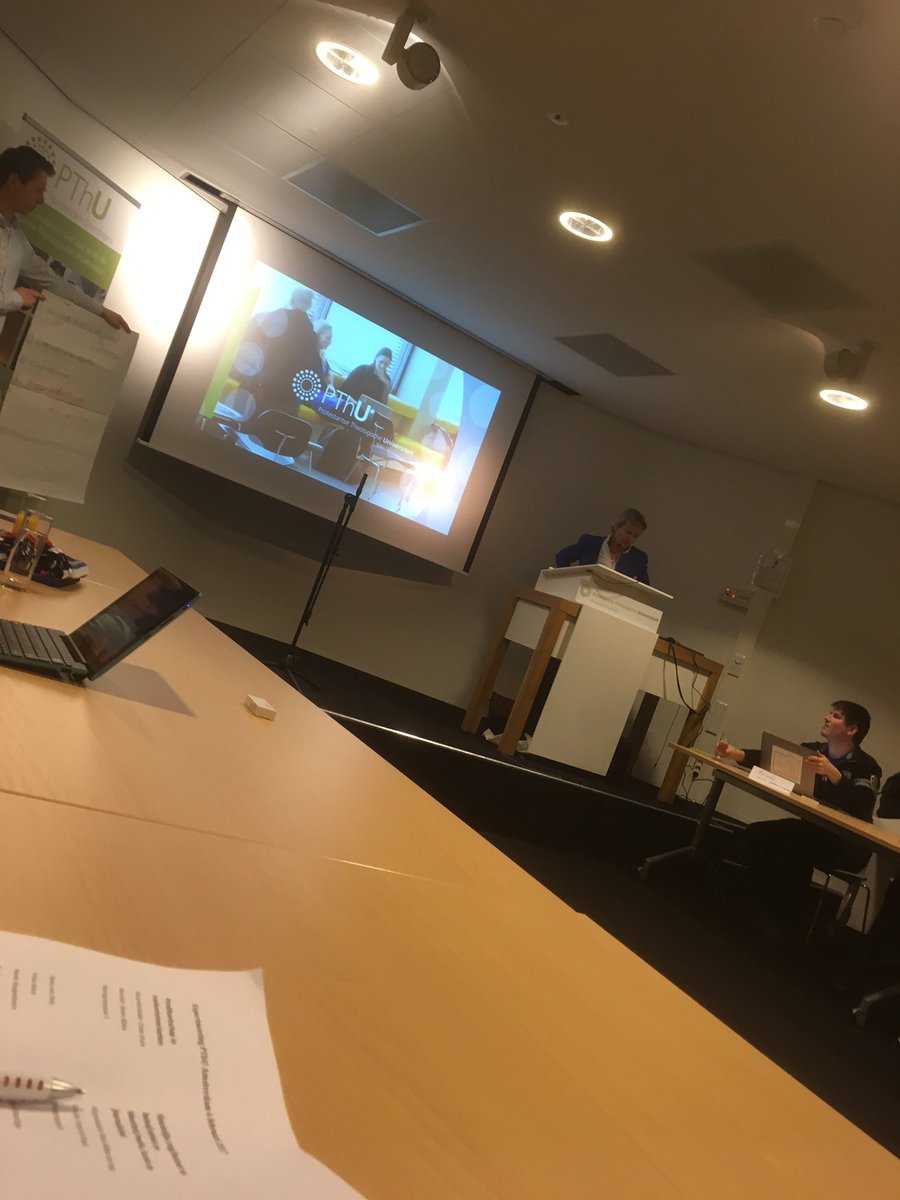 fromvlee's tweet photo. Inspirerende uitwisseling van dominees en alumni @PThU_NL zoals @ElsbethGruteke @martijn_vroom @Tjanneke @TijnTwit https://t.co/si8Yz1mAi5