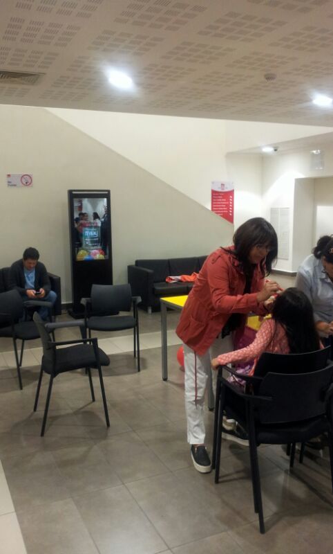 SmirrorMe's tweet photo. SmirrorMe presente en en evento de beneficencia en Teatro Municipal de Chillan @muni_chillan @teatrochillan con Pinta Caritas . https://t.co/6zyNpCYIHE