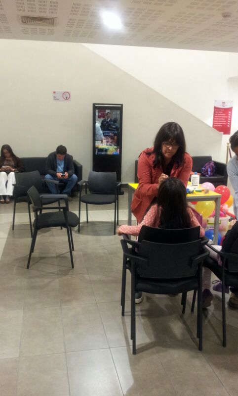 SmirrorMe's tweet photo. SmirrorMe presente en en evento de beneficencia en Teatro Municipal de Chillan @muni_chillan @teatrochillan con Pinta Caritas . https://t.co/6zyNpCYIHE