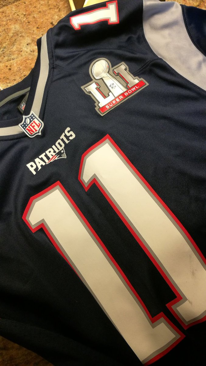VincentCoueffe's tweet photo. On ne va peut-etre pas le revendre du coup celui-la #Edelmancatch #SuperBowl https://t.co/YsnXYOsY8Y