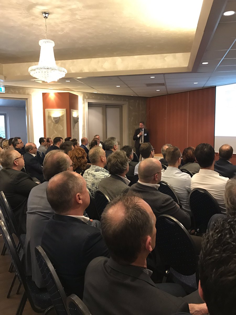 supplychainzuid's tweet photo. Jaarprogramma 2017 wordt toegelicht door @FrankZuthof https://t.co/HDF0W8hTc6