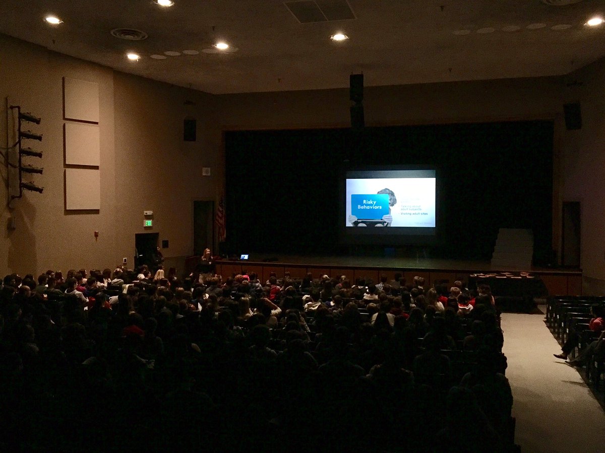 SicilianoHSN's tweet image. Internet safety at @HighSchoolNorth - "You are the only one who can affect your future" - Detective Godley #MTPSpride #smartsocialmedia