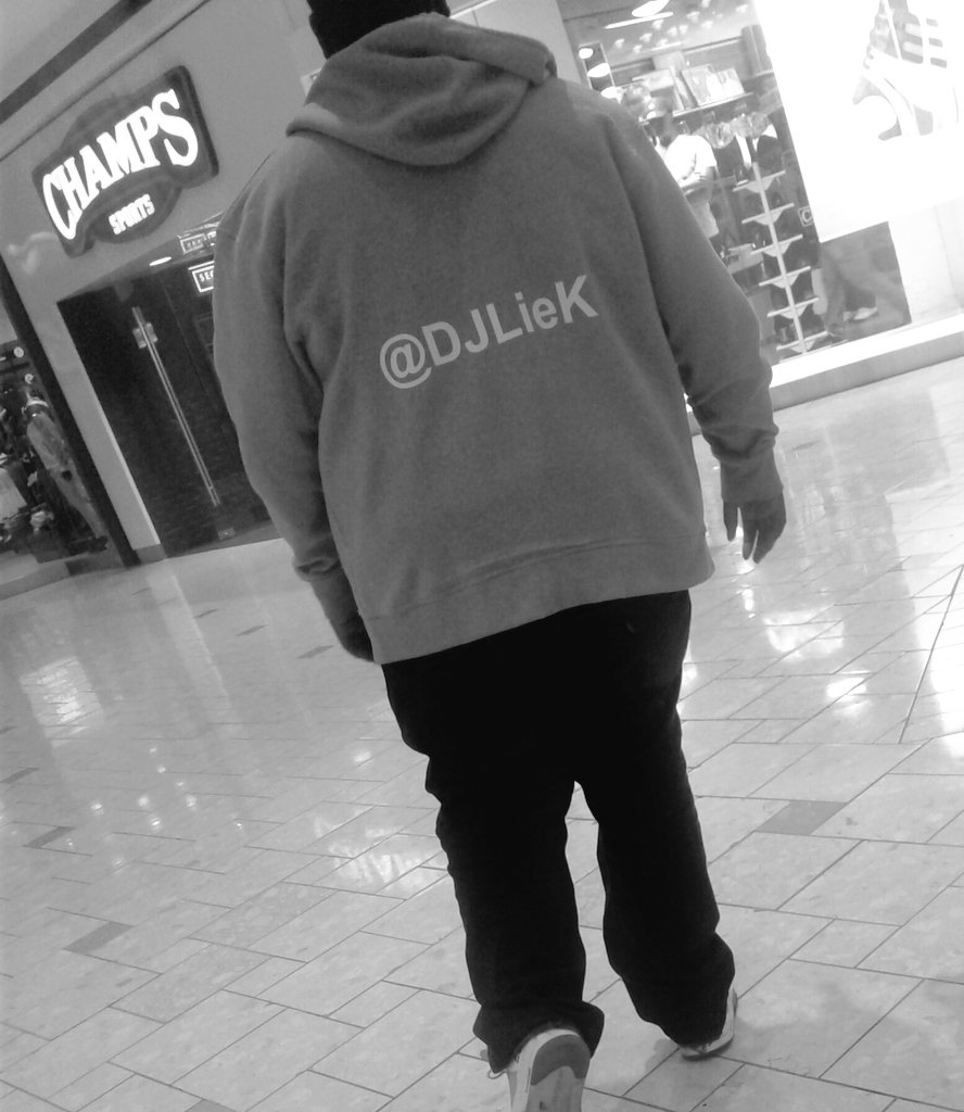 JordanJalik's tweet photo. If you don't already go follow me on Instagram. Trying to get 1k follows before the end of the month. https://t.co/M62UnwvqLQ