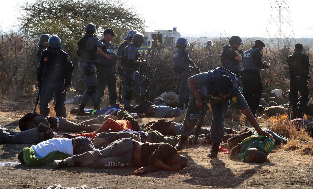 WeeklyXpose's tweet photo. Concern mount for #Marikana activists: https://t.co/DLB9HiHnQL #FreeNapoleonWebster #Marikana https://t.co/nLmaYNxk9e