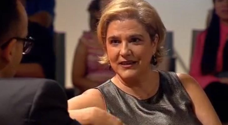 FormulaTV's tweet photo. Pilar Rahola crítica a una youtuber por ponerse burkini: 'si lo hace en Teherán en bikini, lo compro' #ChesterDios https://t.co/MvBS6KvNso https://t.co/lbqhaLGg0q