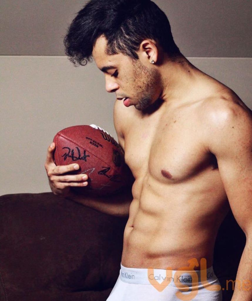 vglapp's tweet image. Find me on VGL, The #1 dating app for Twinks, Twunks, Jocks, and Pups! URL: vgl.me/brrrrrr… bit.ly/2jUuguh