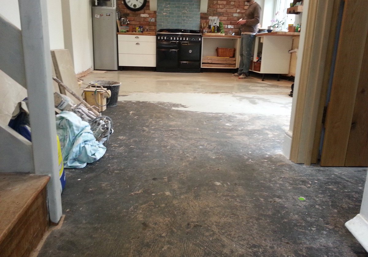 cheltenhamtop's tweet image. Thanks to @mandarinstone and @RPlasterer (who helped me lay them) for a fantastic kitchen. Richard also did all the plastering as well