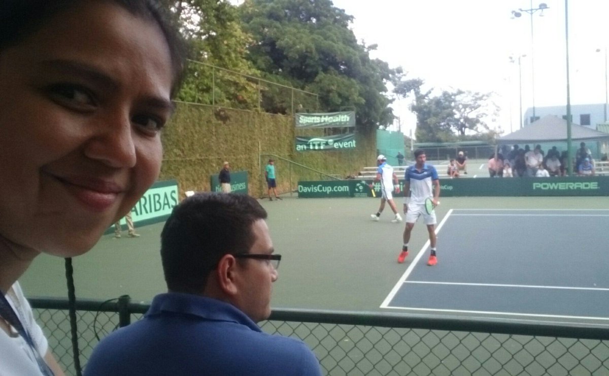 VSkalanT's tweet photo. Tres días de #CopaDavis, y ver jugar a estos dos señores, Chelo y Rafa Arévalo, siempre es un gusto❗🎾👏 #Genios del tenis nacional. #ESABOL https://t.co/2TYvYsfh5n
