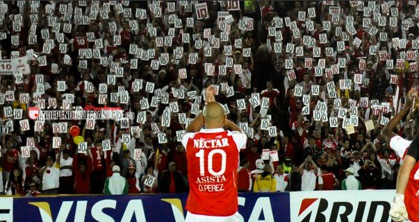 NoelPaez_'s tweet photo. Un equipo que tiene como ídolo al tribunerito y 'tira gargajos' de @nicovikonis27, jamás sabrá lo que es tener VERDADEROS ÍDOLOS. https://t.co/SiUUuE7Jz9