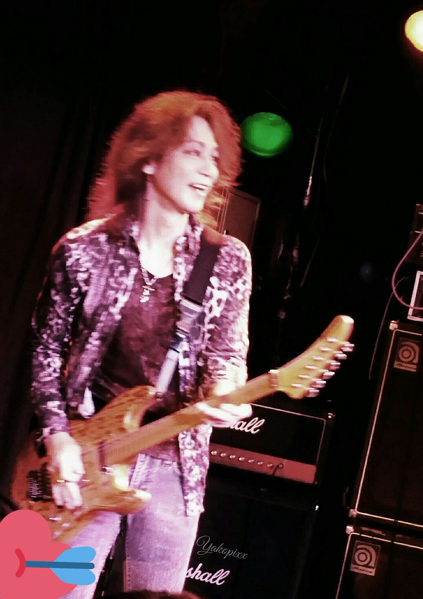 Yakopixx_71's tweet photo. 昨日のウチの美魔女おじさん🎸💕
#RUDEE #GRANDSLAM #PRESENCE
#MyJapaneseDarling #guitar
#白田一秀 https://t.co/7BZDJlZ998