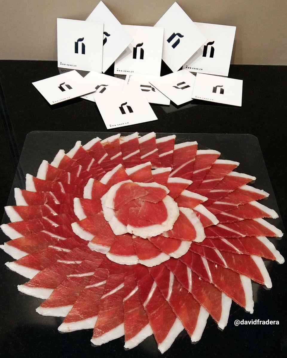 Joyeux lundi !! 😊 #barcelona #geneve #jamon #jambon #puroibérico #iberique #bellota #gland #delcerdohastalosandares #loveham #jamonaddiction