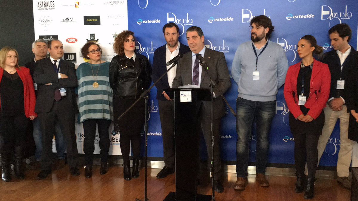 AyuntamientoVLL's tweet photo. Alcalde @oscar_puente_ y Gerente @Extealde #FranciscoHerrera inaugurando la #FeriaDgusta en el #MiradorDeCristal del @MCienciaVLL
🍷🍸🍵🥘🥙🍤🥞🧀 https://t.co/P79omnWM1g