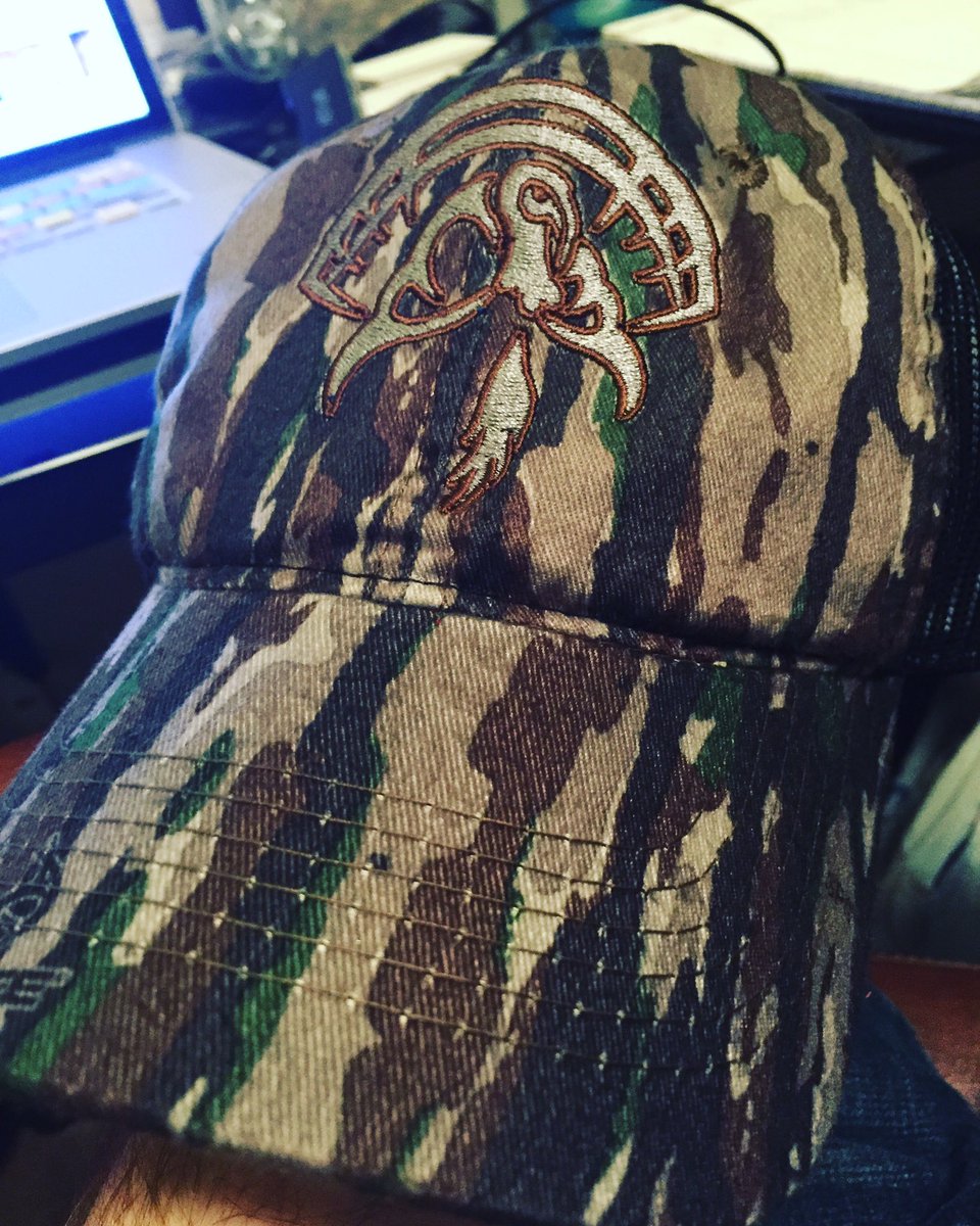 strut_commander's tweet image. RT if you want of these Realtree Original Strut Commander caps!