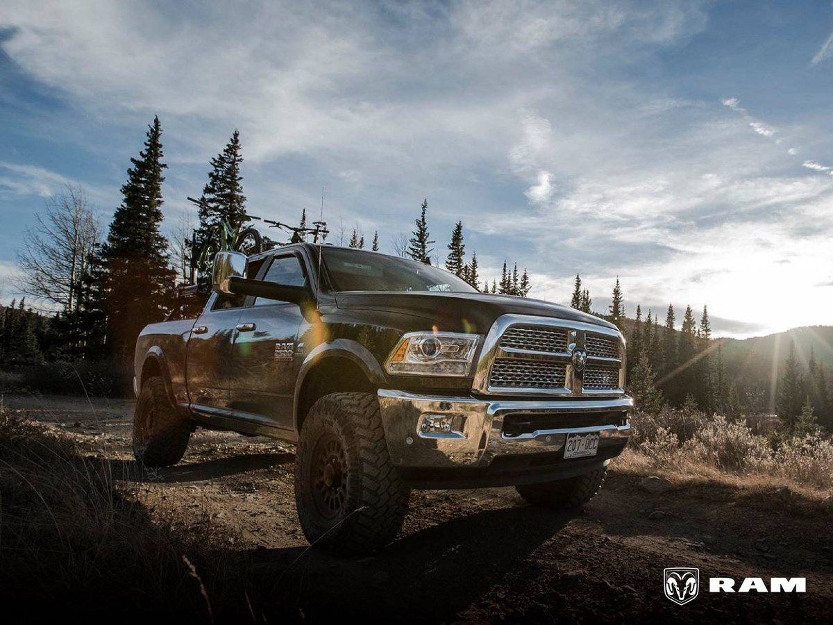 RamBolivia's tweet photo. Grandeza incomparable. #Ram2500 #RamTrucks #RamBolivia cotiza la tuya aquí: https://t.co/eLbkfTD1J0 https://t.co/XGjDUBo9qf