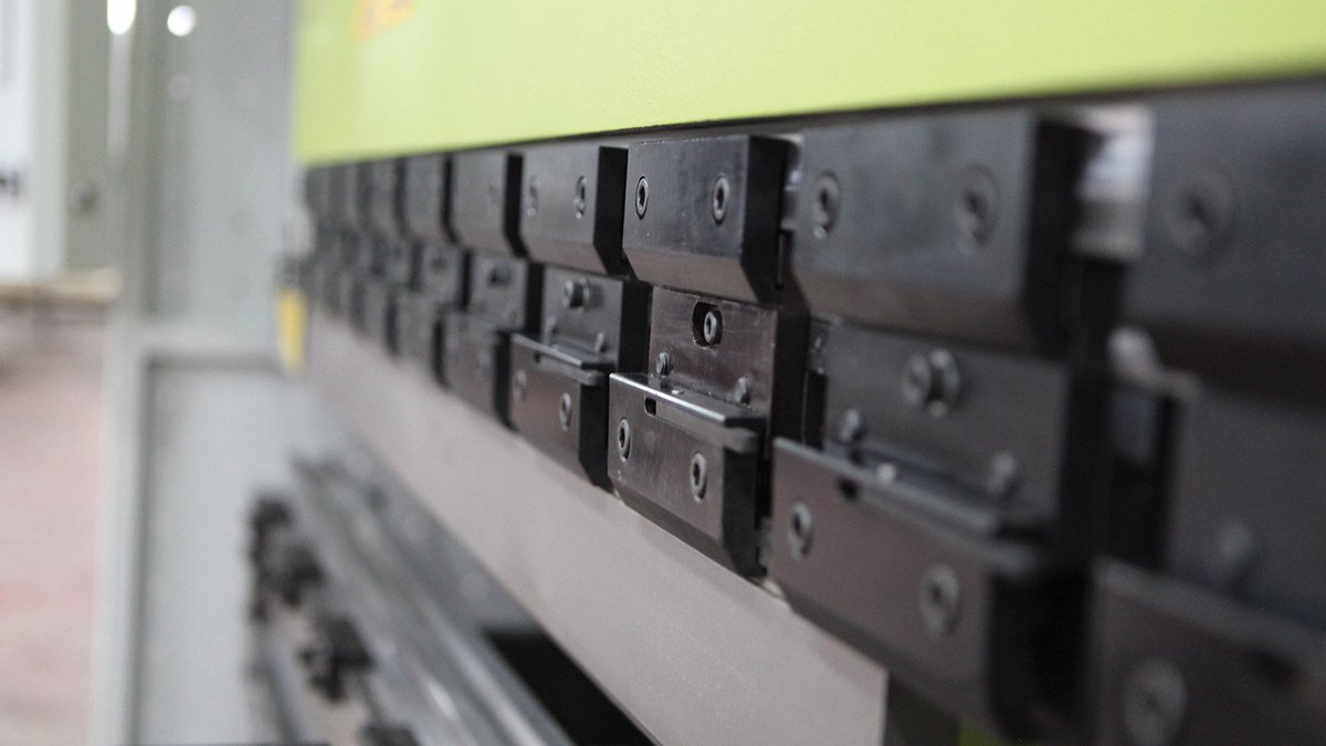 Mooremachtools's tweet photo. Things every press brake operator should know: The Brake

Matching Expertise With Machine. Many years ago shops had only two types of pres https://t.co/DdMYjDPMIZ