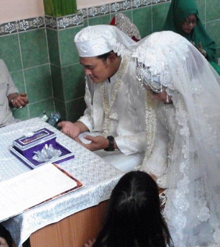 titasiregar85's tweet photo. yg menyatakan cinta akan kalah dengan orng yg menyatakan mengajak nikah karna ibadah😘😘😘
#imamygbaik
#lovepapi https://t.co/NNKgXVVuD8