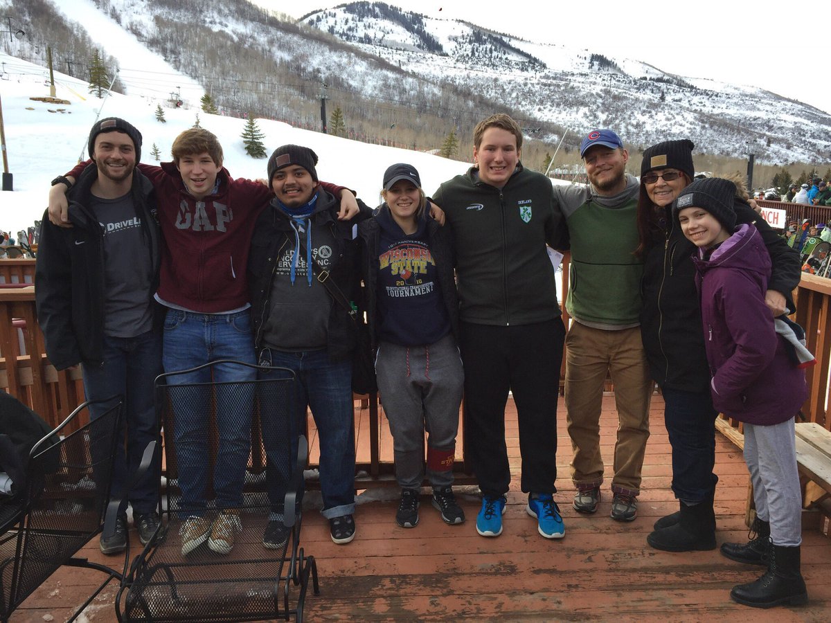 TeamOneStepCamp's tweet image. Hey TOS! Stay tuned as we share our Campers adventures skiing and snowboarding in #ParkCity! Thanks to YOU for making these Camps possible!