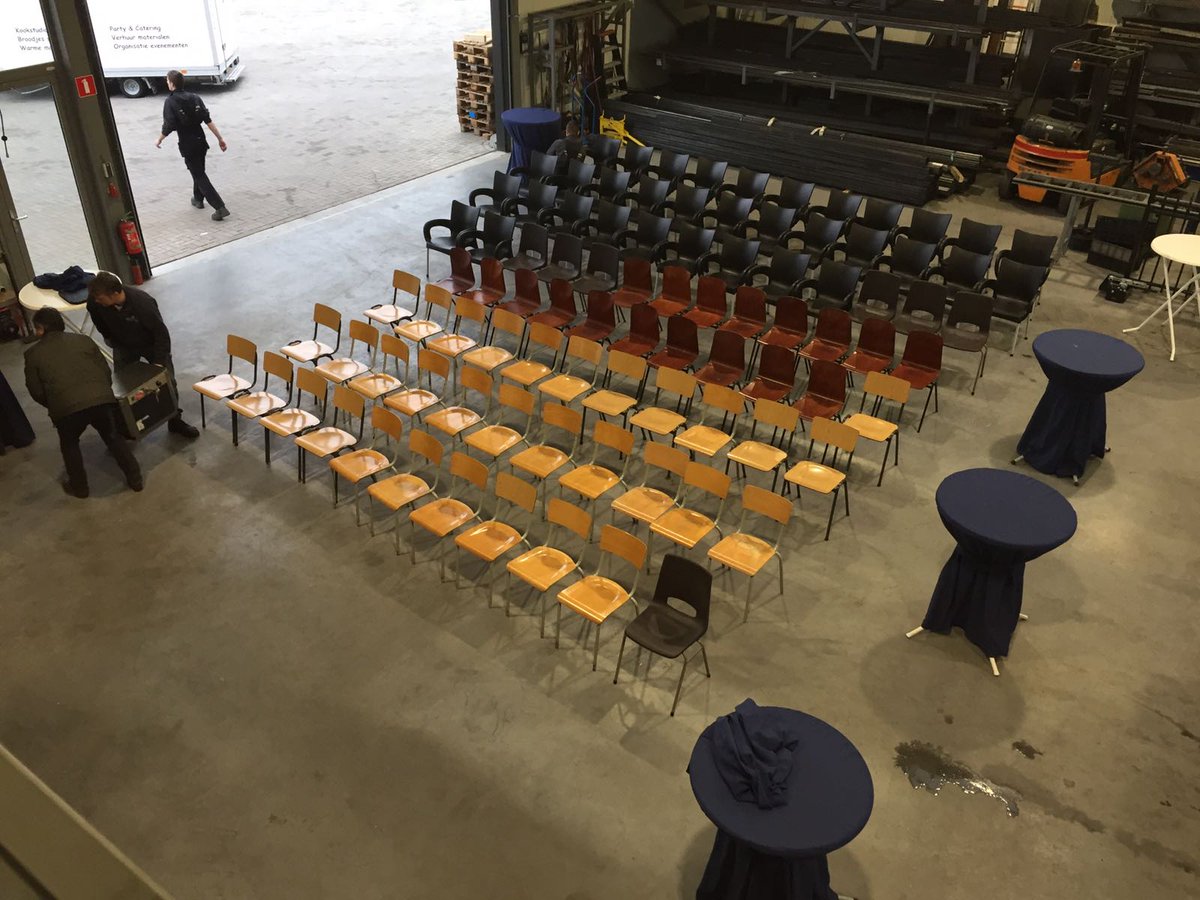 Alles staat klaar met dank aan <a href="/devliegendeindo/">Ron van Pieterson</a> <a href="/BPMMEF/">BPM MEF</a> <a href="/vanKlompenburg/">van Klompenburg</a> en <a href="/Joycebloemb/">Joyce Bloembinderij</a>