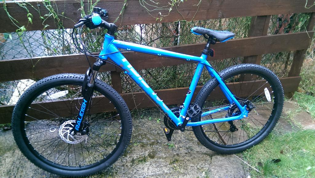 Ragsy78's tweet photo. Feeling normal again thanks to #DareValleyCycles. Love the @RaleighBikes_UK #Helion2 great service & a great bike x https://t.co/qfbFNId17u
