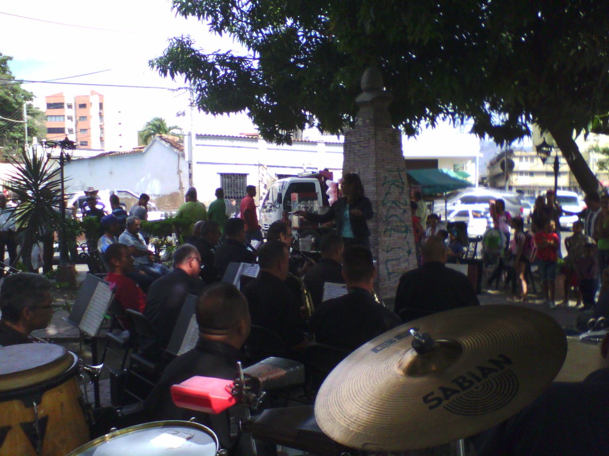 TURBANDA's tweet photo. Concierto 06/01/2017 plaza Villa castin Santo niño de Atoche https://t.co/6eA3HcvtTJ