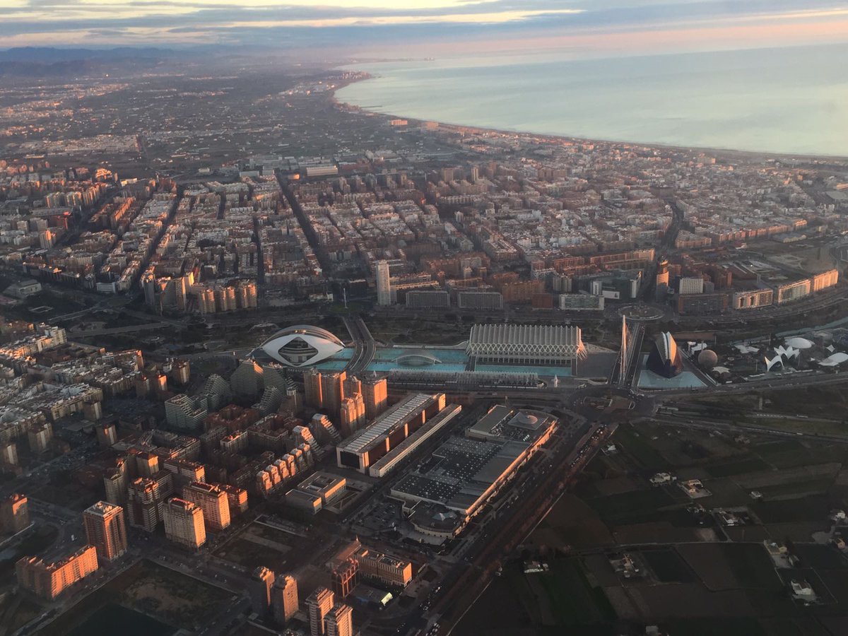pacopolit's tweet photo. PRECIOSA foto de @MariaSGimenez (30/1/2017, 8:22am)

Esto es Valencia, amigos.

@ElTiempoA3 @tiempobrasero @monicalopez_tve @informativost5 https://t.co/vbzzpZ9Qhk