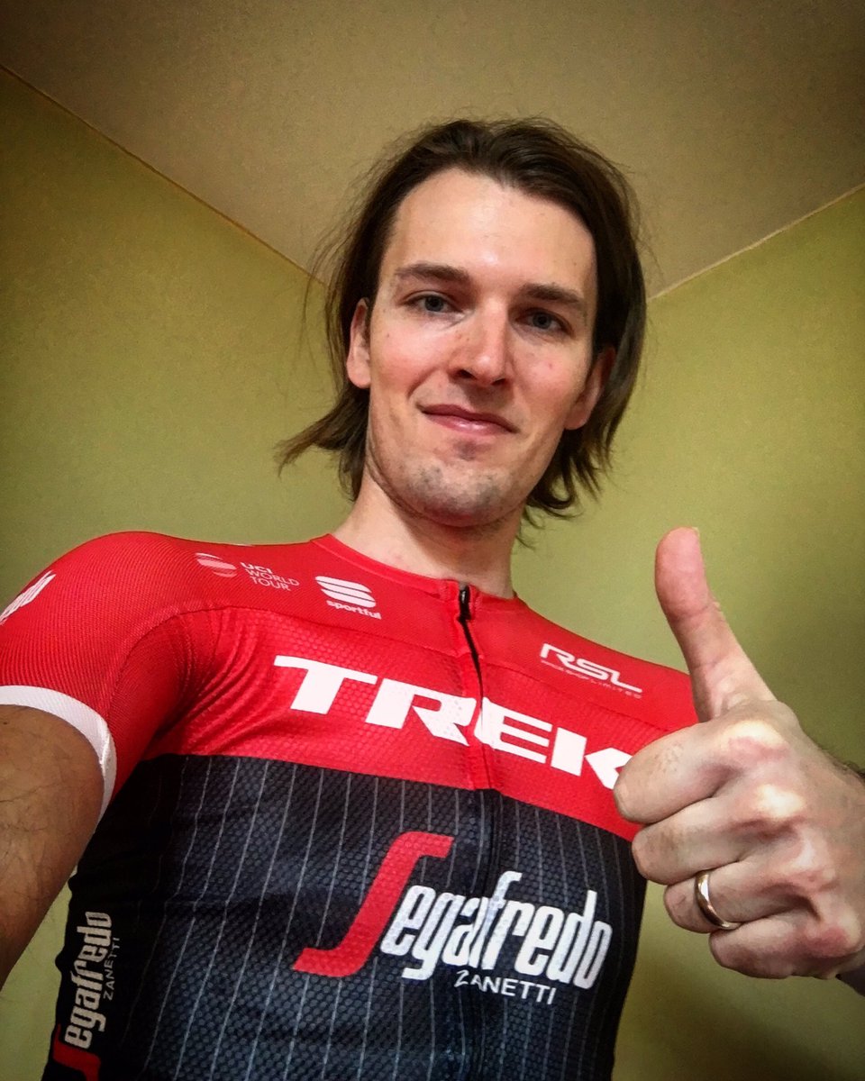 lazysharkkid1's tweet photo. I'm ready for 2017 !!!  @TrekSegafredo  ultralight mesh jersey  #ShowYourStripes   #treksegafredo   #trekfamily  https://t.co/qlWqzvfnhY