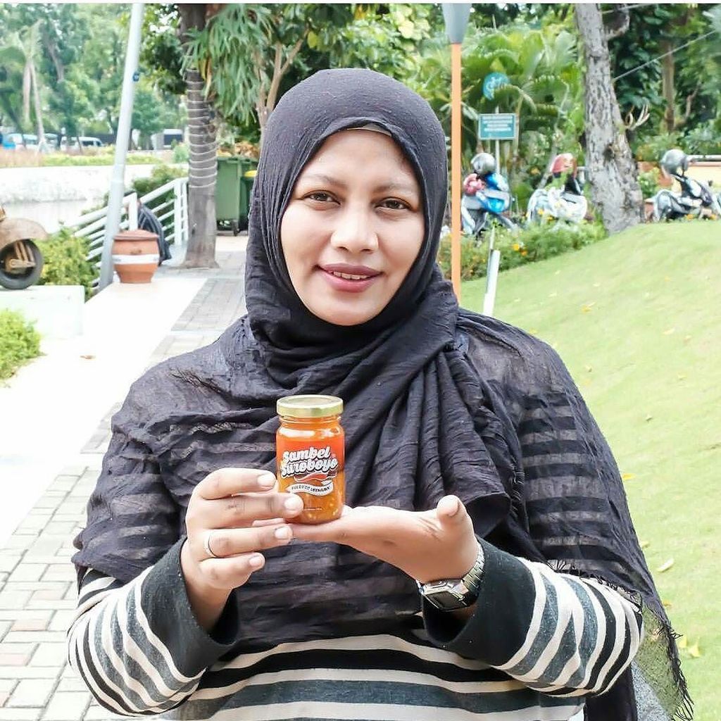 RahasiaGadisLit's tweet image. #Repost @sambelsuroboyo ・・・
Bu Siti aja udah nyobain Sambel Suroboyo. Kamu kapan? 😘😘😘
.
#sambelsuroboyo