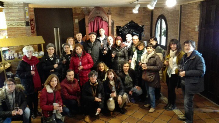 ceruizal's tweet photo. Fantástica jornada y experiencia en @BodegaValdelana con los compañeros de @unirioja. Recomendable 100%. https://t.co/yeZq61w8XW