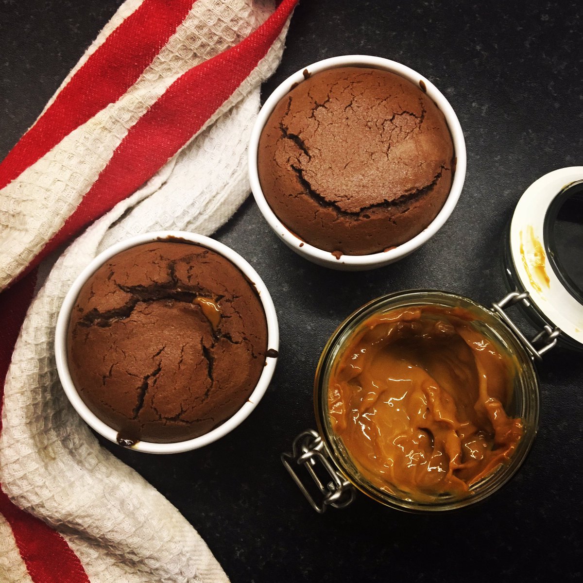 JustAbbie91's tweet photo. Call me #gordanramsey ...nailed the salted caramel chocolate fondant dessert this weekend 💁🏼😋 #saltedcaramel #foodporn https://t.co/B5wsAnWJU8