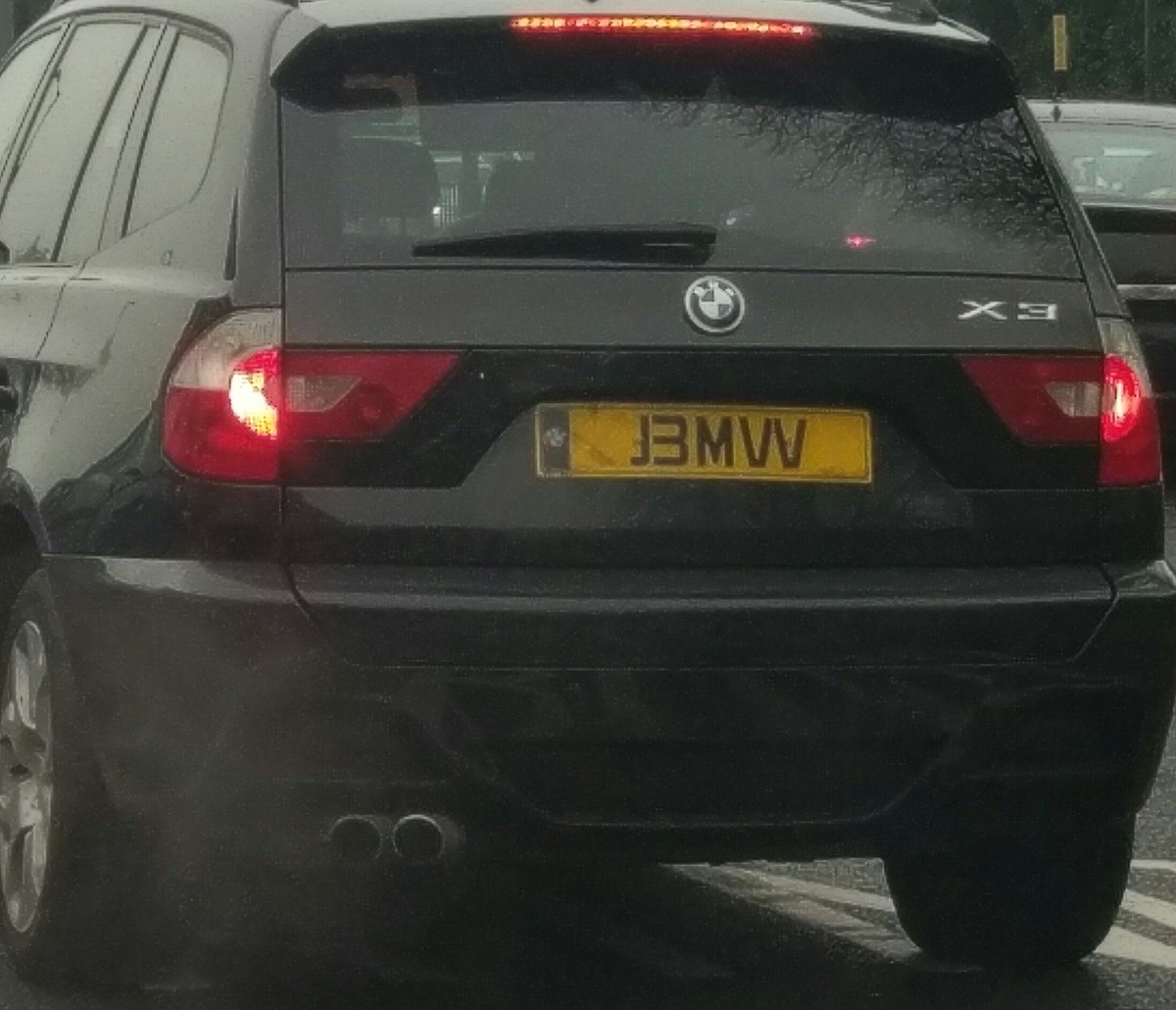 Illegal Number Plate tweet media