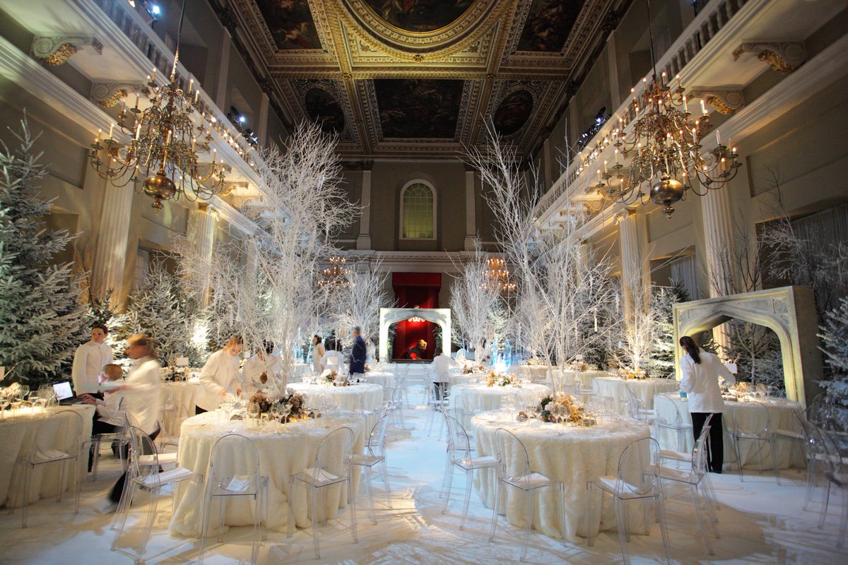 EventiRsvp's tweet photo. Buon inizio settimana da #Rsvp e da una location tutta allestita con un unico leitmotiv: la #neve! #party #matrimonio https://t.co/u28vg1qW6I