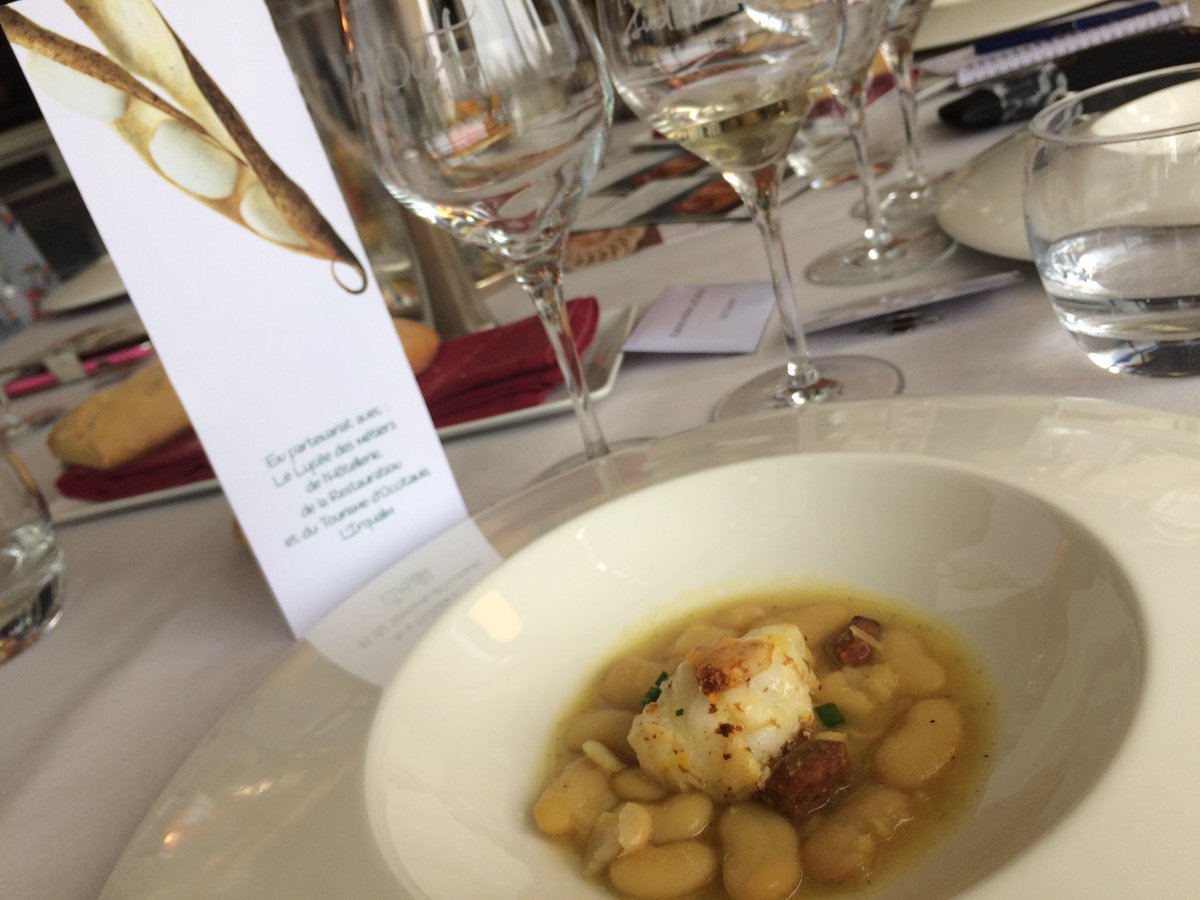 WE_Toulouse's tweet photo. Live de l'école hôtelière de #Toulouse et Son fameux Restaurant Occitanie - Les #Cassoulets aux #haricotsTarbais 7 variations par des Chefs https://t.co/EsCQ1B8jeW