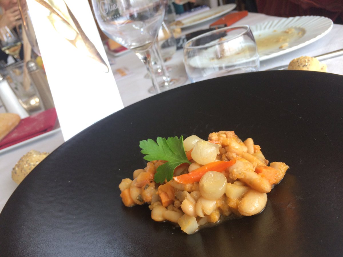 WE_Toulouse's tweet photo. Live de l'école hôtelière de #Toulouse et Son fameux Restaurant Occitanie - Les #Cassoulets aux #haricotsTarbais 7 variations par des Chefs https://t.co/EsCQ1B8jeW