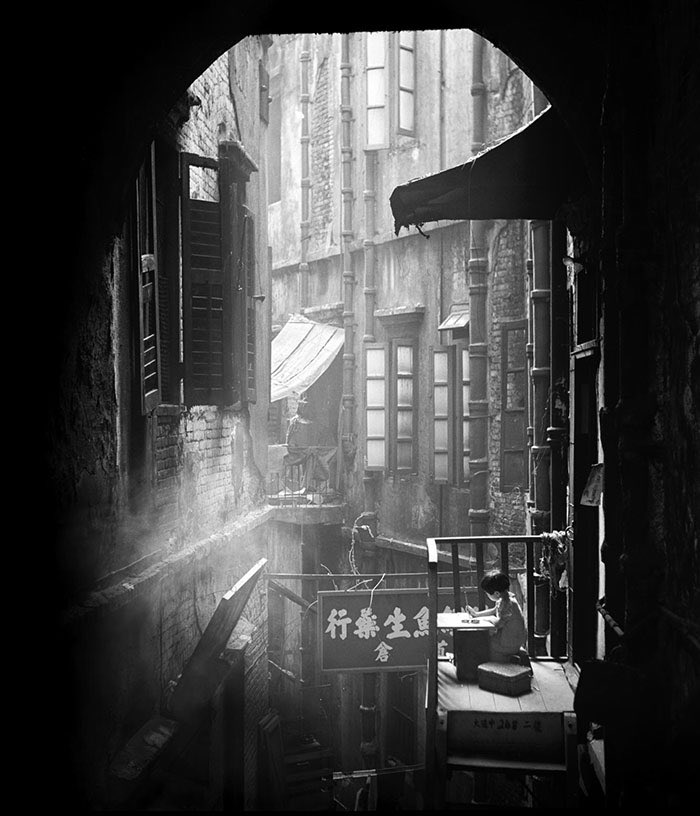 liamwong's tweet image. Hong Kong in 1950s, captured by Fan Ho - still the most breathtaking and inspiring photographs I have ever seen. #FanHo