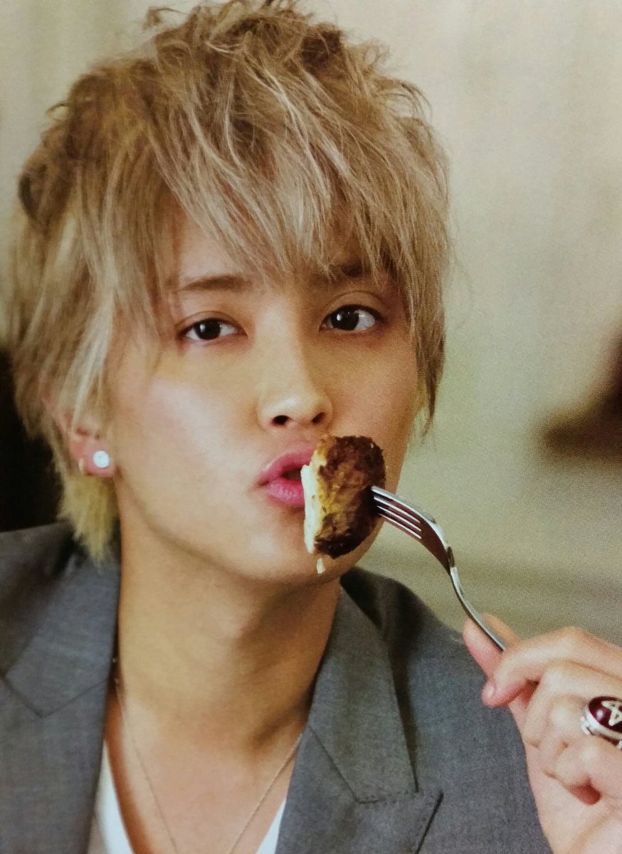 O Xrhsths 春 ョsh ɞ Sto Twitter てごちゃんのお口小さすぎて絶対このハンバーグ入らない ノd 頬袋有効活用するまえに入らない気がする てごちゃんお口小さい 可愛い ノd