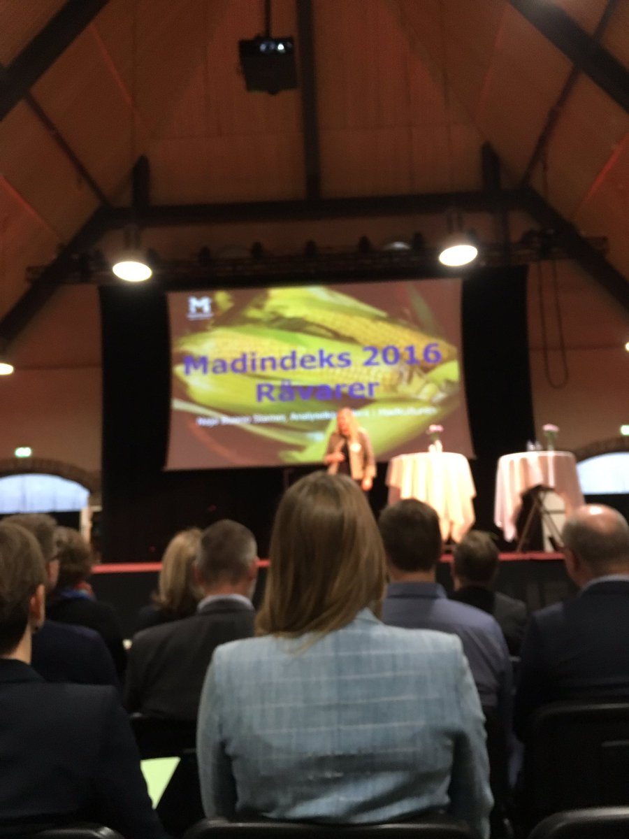 2010EvaNautrup's tweet photo. Lokale fødevarer - det nye sort eller kejserens nye klæder?? #talommad #madindeks https://t.co/6d1F7aD73g