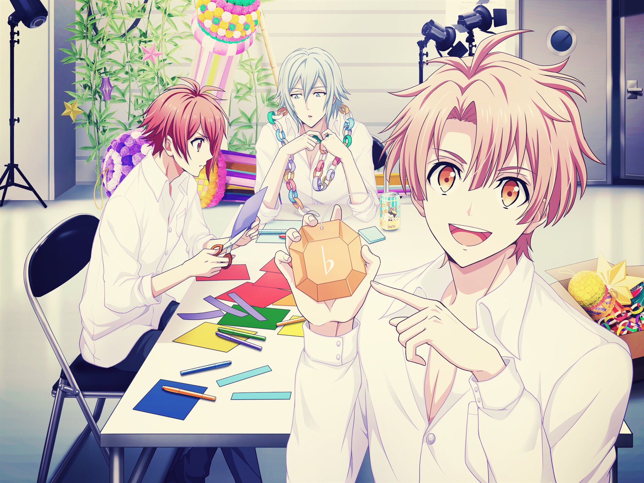 アイドリッシュセブン公式 大神万理 A Twitteren 仙台撮り下ろしに使用した 飾り作りの一幕をご紹介させていただきます Idolish7らしい賑やかな現場でした Jr仙台駅での撮り下ろしポスター掲載は明日1 31まで 是非足をお運びくださいね T Co