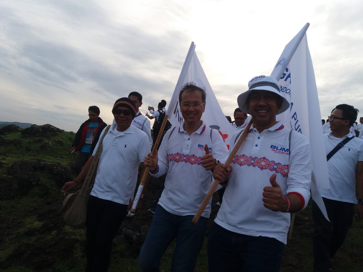 Jalani pagi bersama <a href="/ipul_guzz/">guzz ipul</a> <a href="/mawaluddin/">Muhammad Awaluddin</a> <a href="/iutoyo/">Indra Utoyo</a> di bukit Marese Mandalika <a href="/parwi66/">Parwi</a> <a href="/_funtastic5_/">Funtastic5 TR5</a> #TelkomFuntastic5 #livingthetelkomway