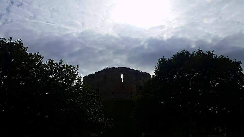 RDKoncienzcy's tweet photo. Castle on the hill
.
.
.
@focalmark #icu_architecture #jj_architecture #creative_architect… https://t.co/ISVaBxCaIL https://t.co/8jJjd1njsB