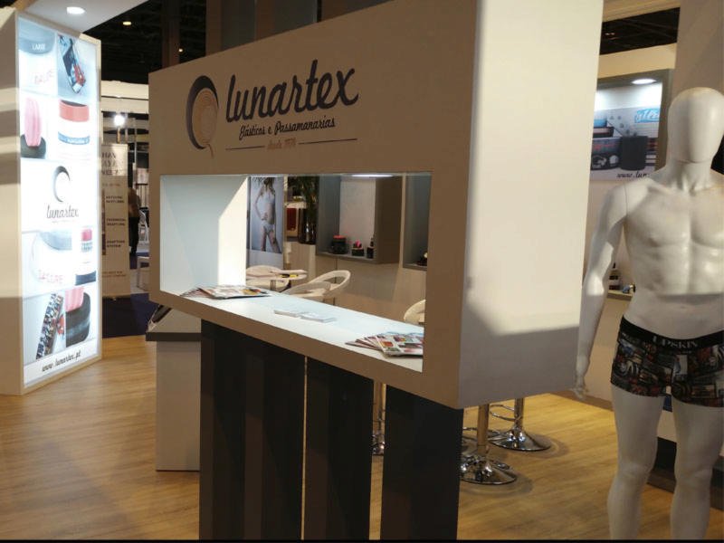 JJS_Stand tweet picture