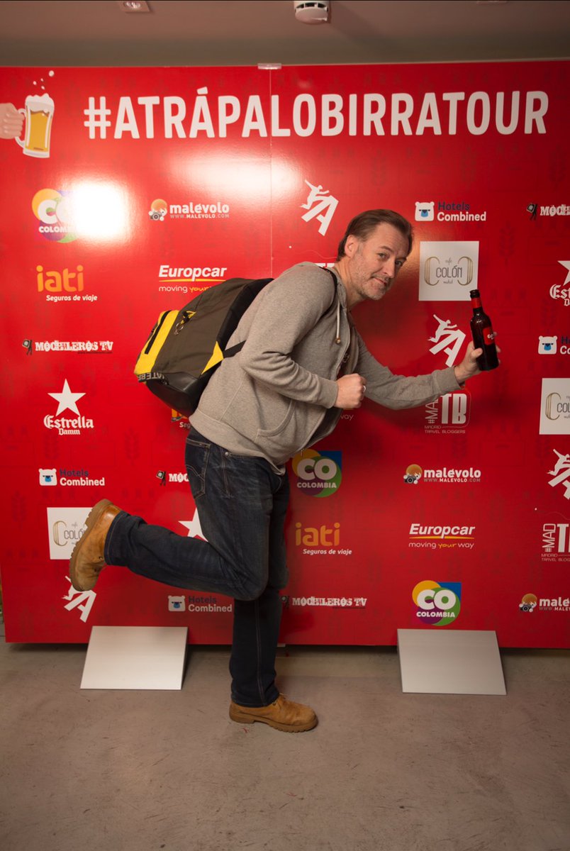 lagran_escapada's tweet photo. El objetivo de @soymalevolo captó los momentos más divertidos y de complicidad en el photocall de #AtrápaloBirratour Muuuy grandes!!!! https://t.co/jTkeQ8Aqtf