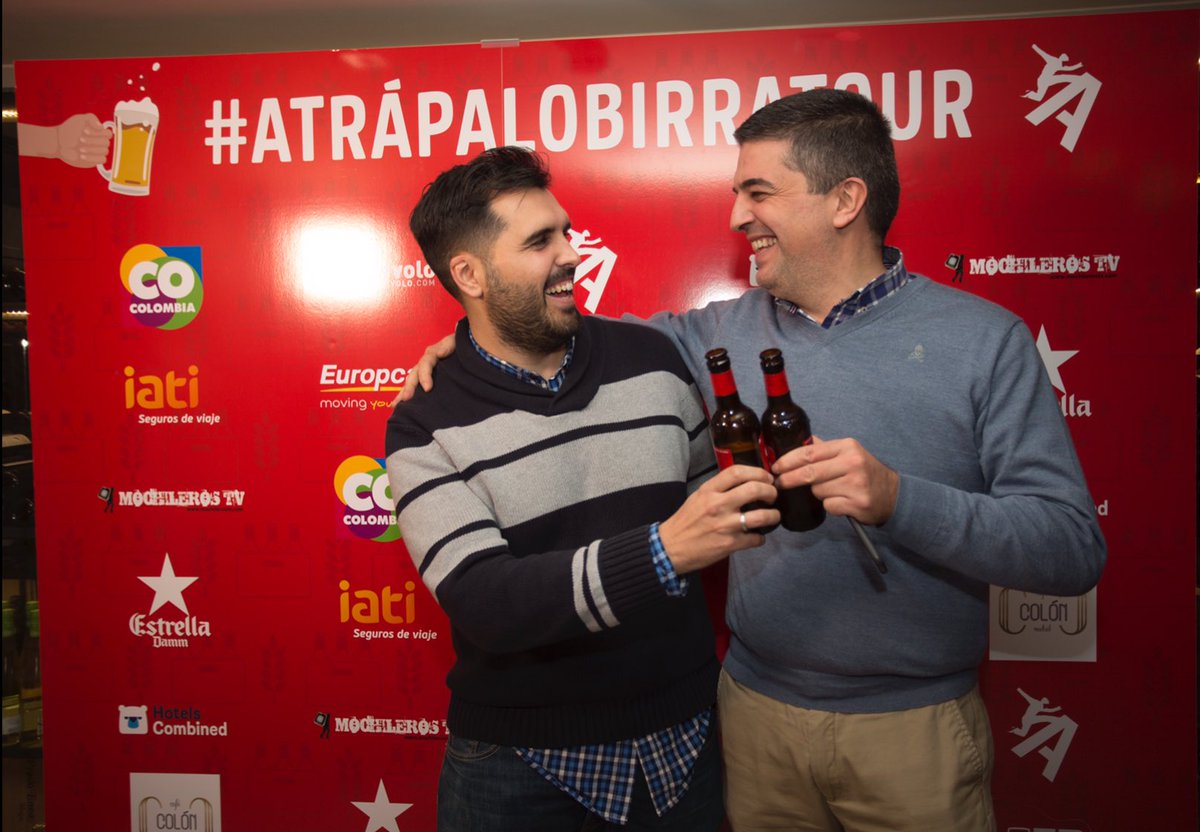 lagran_escapada's tweet photo. El objetivo de @soymalevolo captó los momentos más divertidos y de complicidad en el photocall de #AtrápaloBirratour Muuuy grandes!!!! https://t.co/jTkeQ8Aqtf