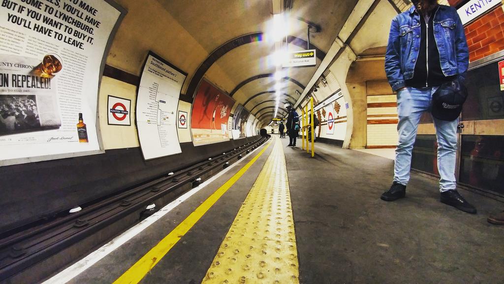 Bobby2heads's tweet photo. So long London. Still my favorite city to visit. https://t.co/Je6P2WjRyJ