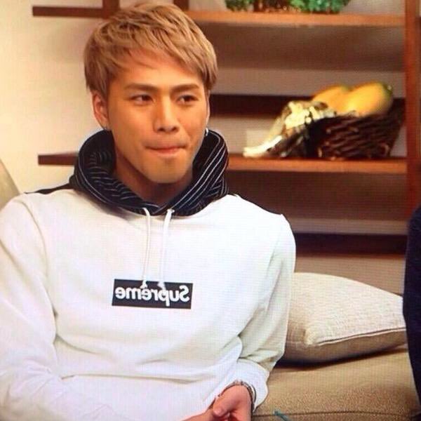 supreme9688's tweet photo. 第4回 好評中のsupremeパーカー🌟

1月ラストなので
10名様にご用意いたします！

登坂広臣さんも愛用してる
supremeパーカー🤙サイズ選べます

応募方法は
フォロー、RTされた方に
DMにて応募条件お伝えします🗣 https://t.co/S9YSw6K3S5