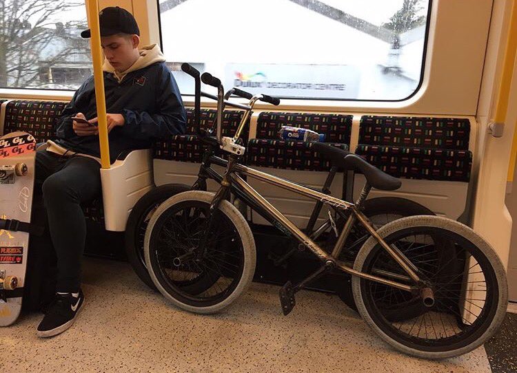MikeChudley's tweet photo. Chillin #chdbmx #london https://t.co/UmgOo2Au1E